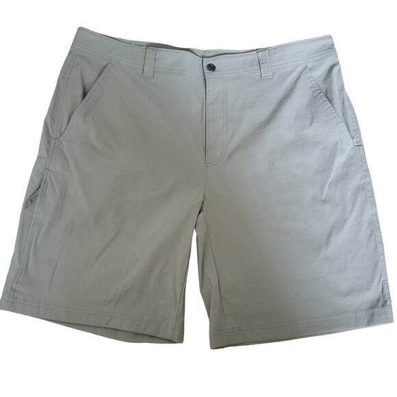 Columbia Other - 350 Columbia Mens Cargo Shorts Sz 40